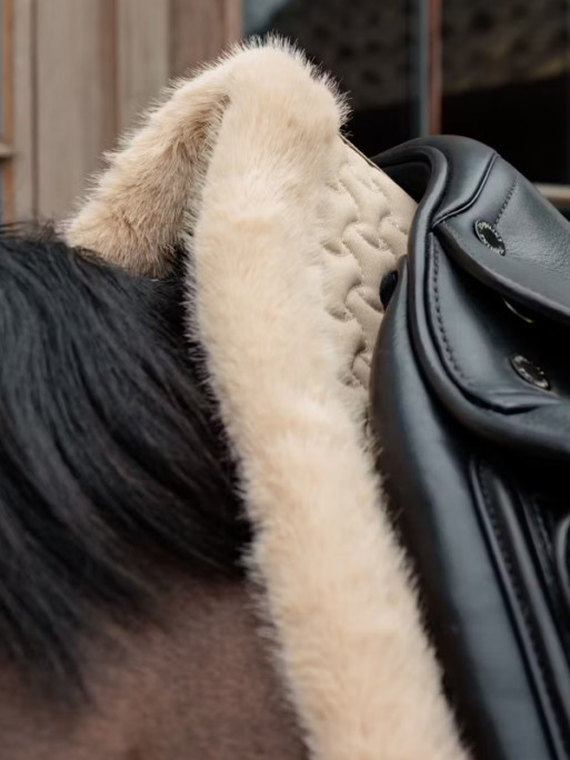 Tapis de selle Plaited Fake Fur dressage Kentucky Tapis de selle Plaited Fake Fur dressage Kentucky