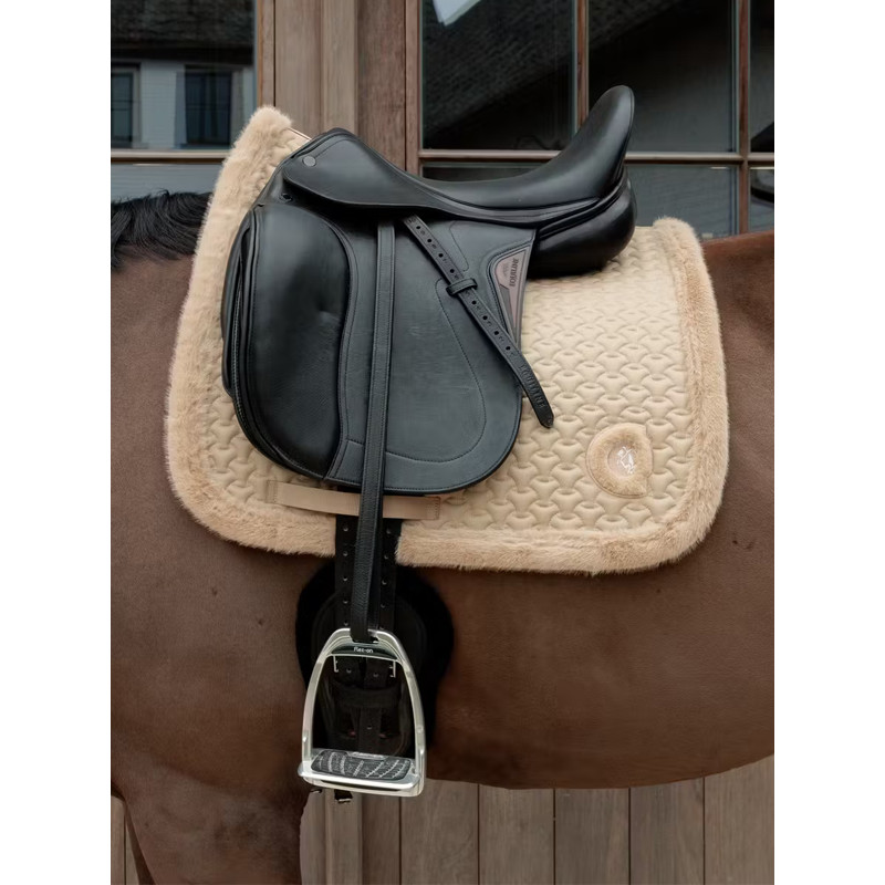 Tapis de selle Plaited Fake Fur dressage Kentucky
