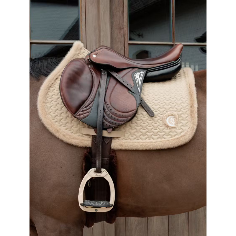 Tapis de selle Plaited Fake Fur jumping Kentucky