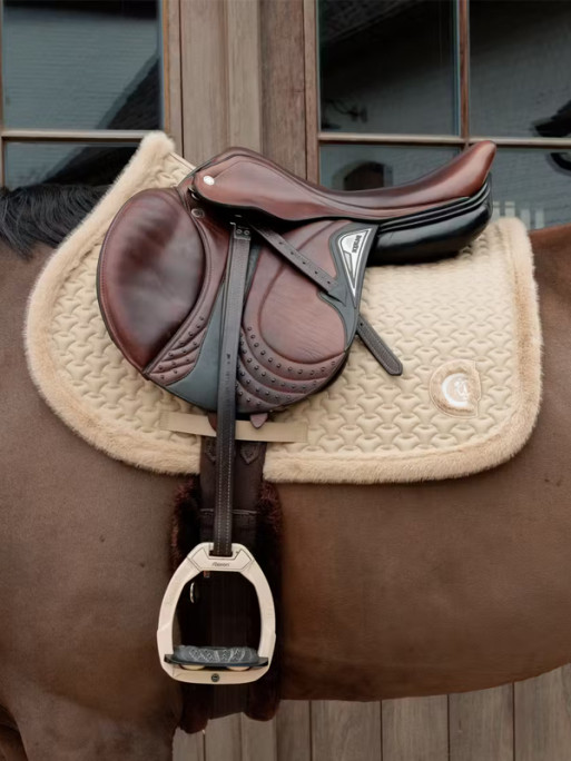 Tapis de selle Plaited Fake Fur jumping Kentucky Tapis de selle Plaited Fake Fur jumping Kentucky