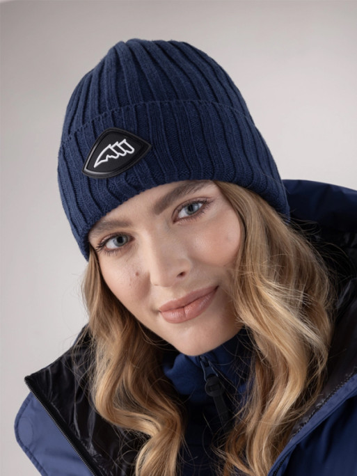 Bonnet unisexe avec patch Clana FW25 Equiline Bonnet unisexe avec patch Clana FW25 Equiline